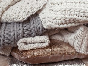 Guarda-roupa com poucas peças